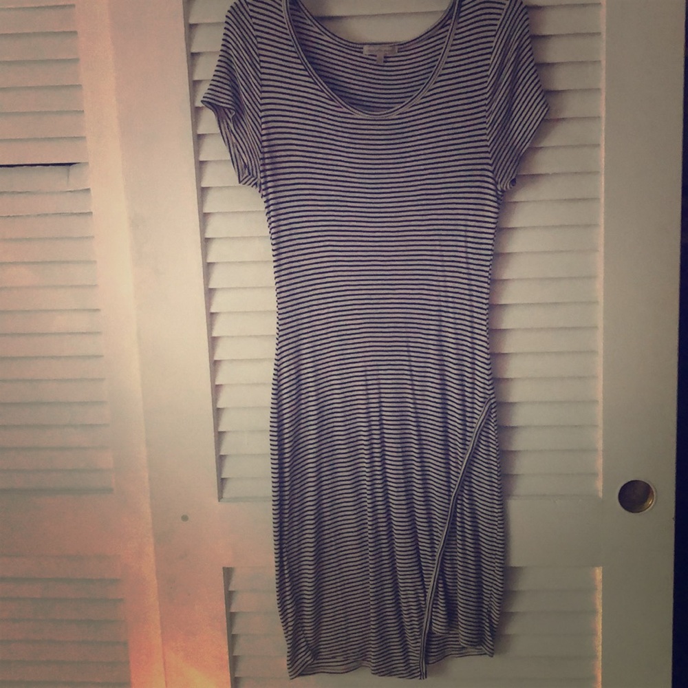Size Large Striped Charlotte Russe T-shirt Dress